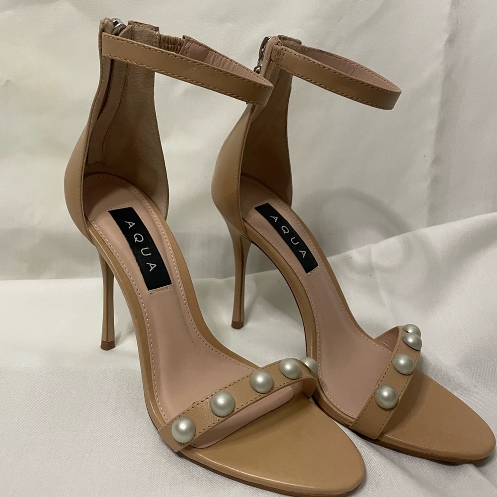 AQUA women high heels, size 7 color nude pearl.